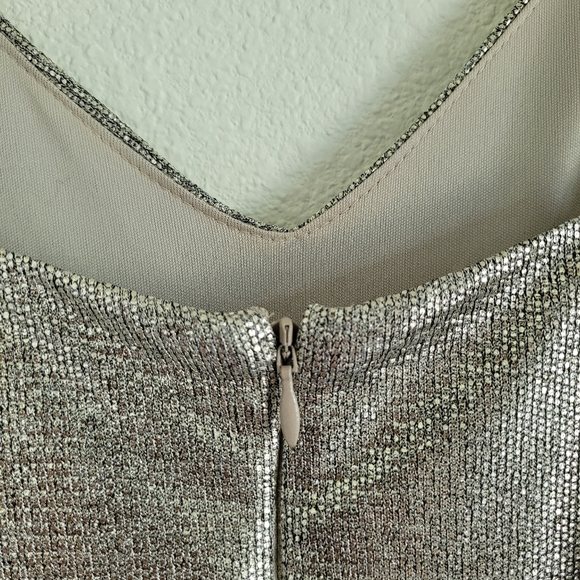 Betsy & Adam Silver Metallic Evening Dress - Picture 9 of 10